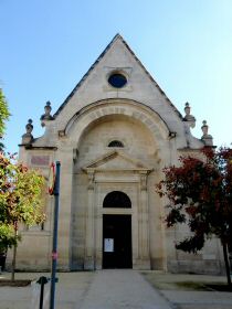 Canal Saint-Martin 05 Hopital Bichat chapelle.jpg